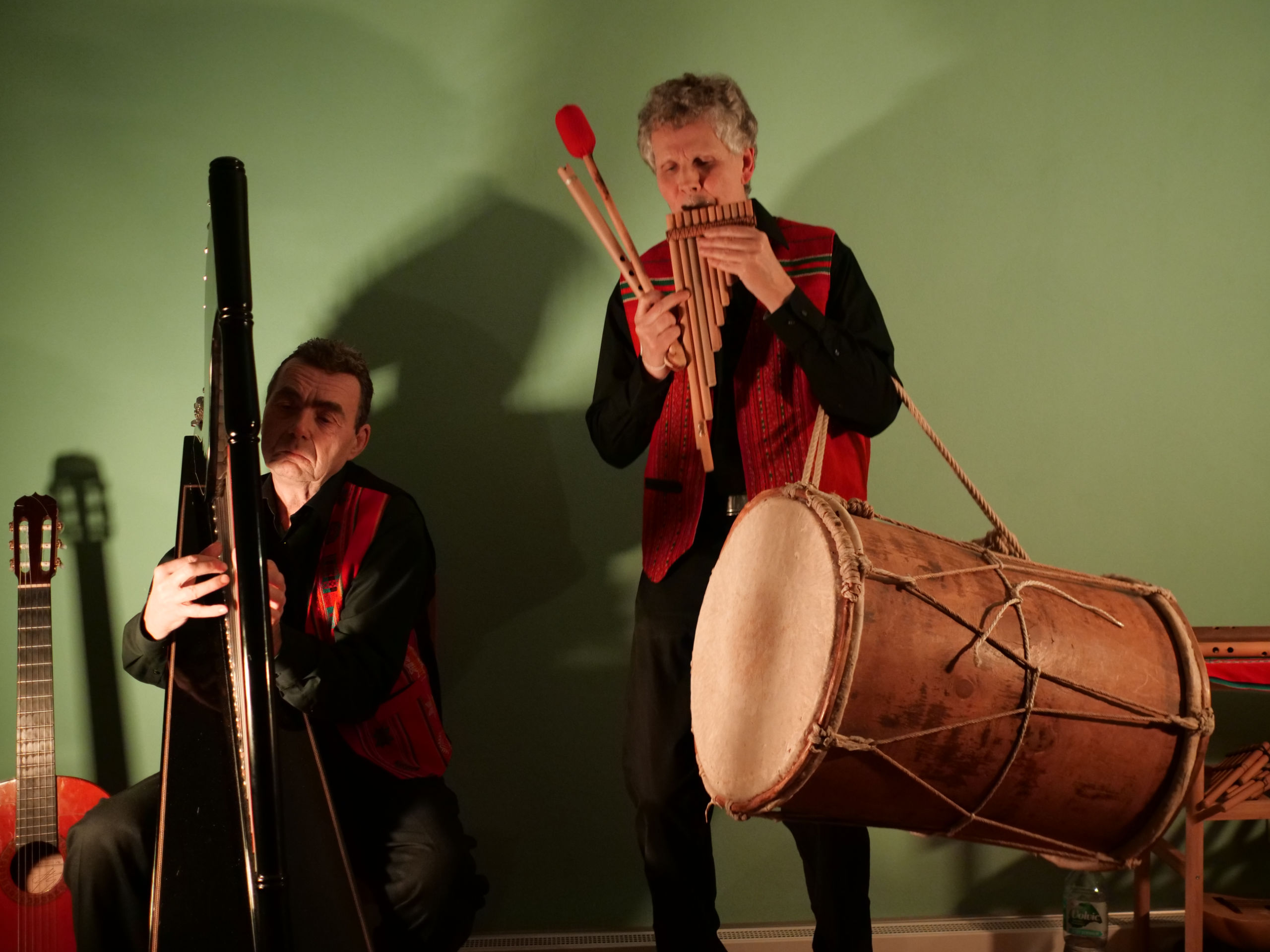 Harfe, Siku und Bombo